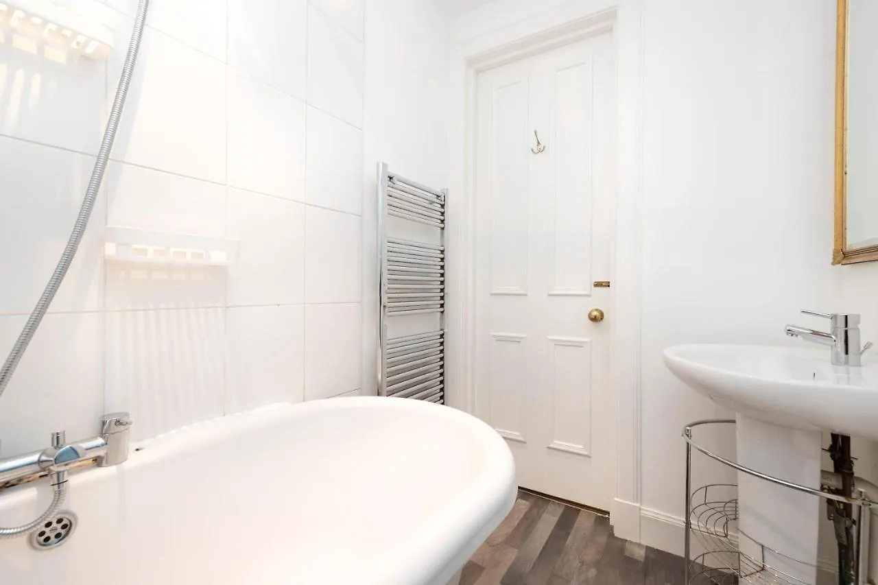 Altido Inviting 2-Bed Apt In Stockbridge Apartment Edinburgh 0*,  United Kingdom