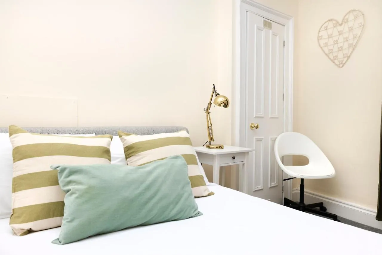 Altido Inviting 2-Bed Apt In Stockbridge Apartment Edinburgh 0*,  United Kingdom